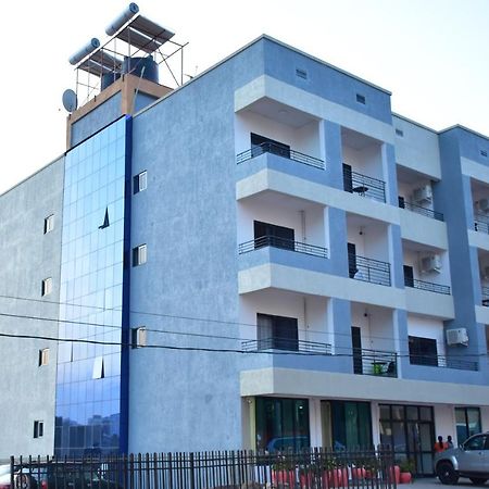 Centric Hotel Кигали Екстериор снимка