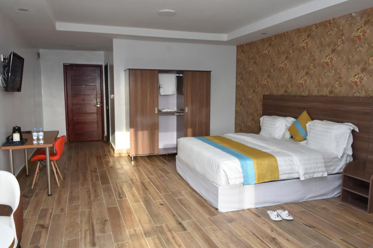 Centric Hotel Кигали Екстериор снимка